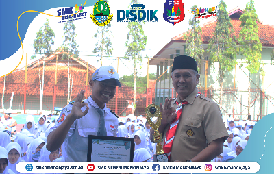 Dokumentasi Kegiatan Upacara Rutin dan Penyerahan Peraihan prestasi tingkat Nasional